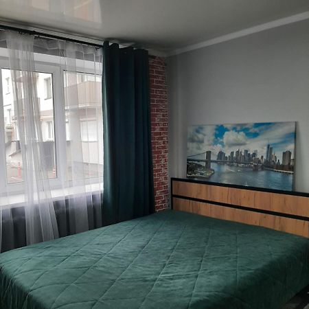 Nic8,5-8S Hotel Познан Екстериор снимка