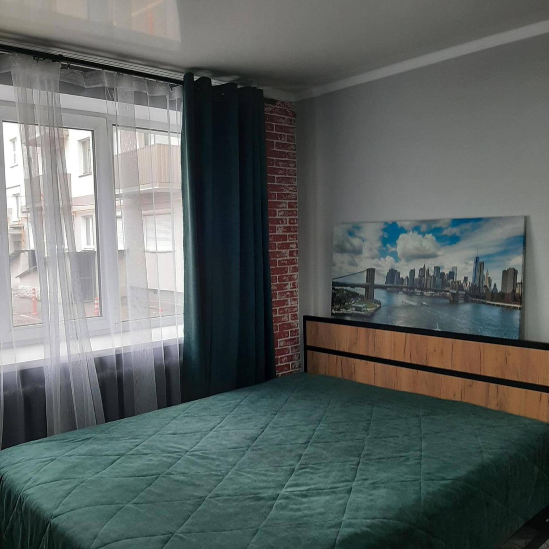Nic8,5-8S Hotel Познан Екстериор снимка